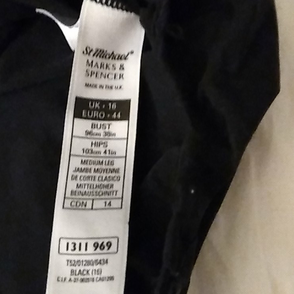 Bathing suit - Picture 3 of 3